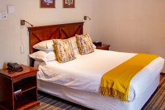 Deck-Facing-Hotel-Room-10