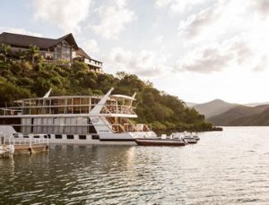Jozini Tiger Lodge & Spa boat