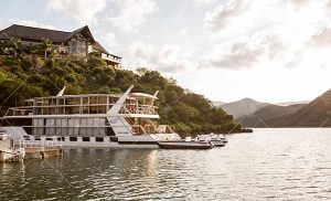 Jozini Tiger Lodge & Spa boat on water