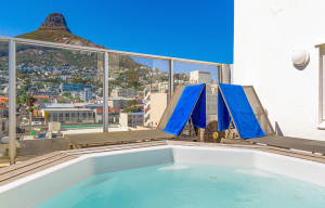 The Peninsula All-Suite Hotel luxury jacuzzi