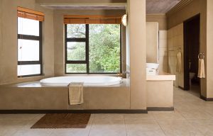 Stonehill River Lodge bathrooms